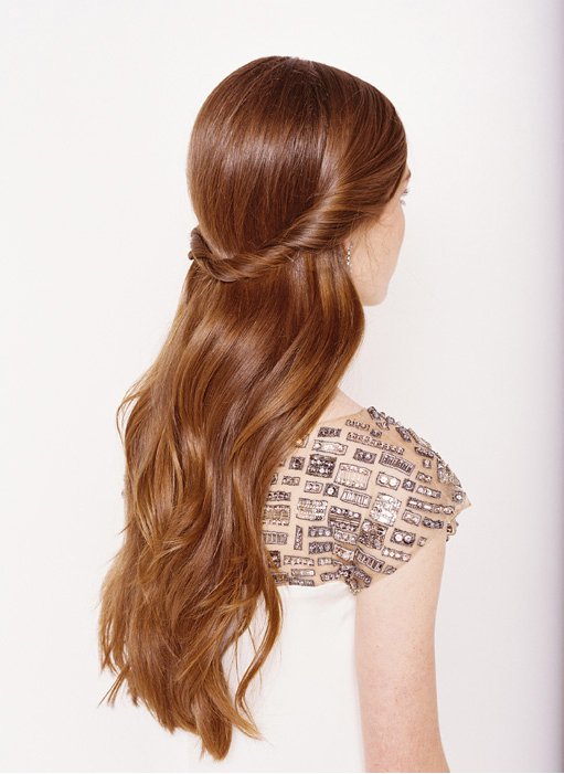 15 Spectacular DIY Hairstyle Ideas For a Busy Morning Made For Less