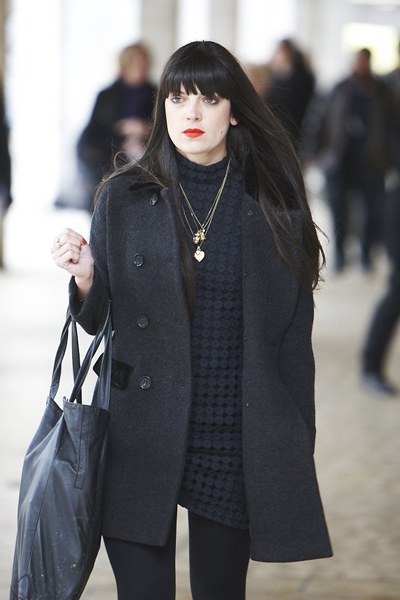 Daily Outfit Idea: Wearing All Black? Accessorize This Way! - Glamour