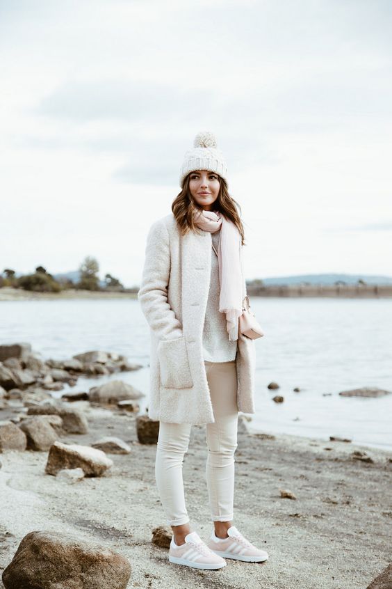 15 Chic All-White Winter Outfits For Girls - Styleoholic