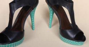 Amusing And Original DIY Polka Dot Sandals - Styleoholic