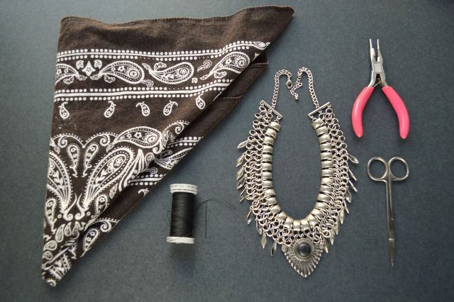 Picture Of Stunning DIY Bandanna Metal Necklace 2