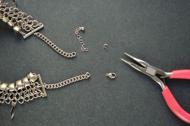 Stunning DIY Bandanna Metal Necklace - Styleoholic