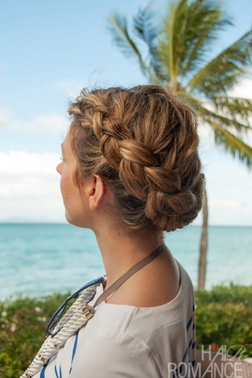 19 Stylish And Beach Worthy Summer Hairstyles - Styleoholic
