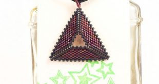 Beaded Triangle Necklace // Red and Black // Seed Beads // Beadwo