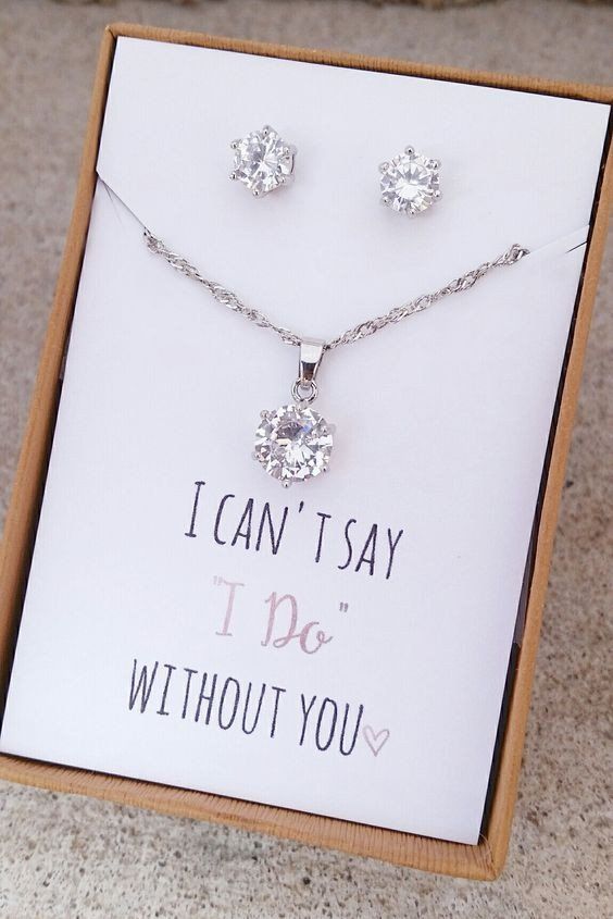 Unique Bridesmaid Gifts To Show Your BFFs How Much You Care | Bodas
