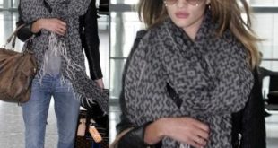 Picture Of celebrities fall looks with a scarf 14