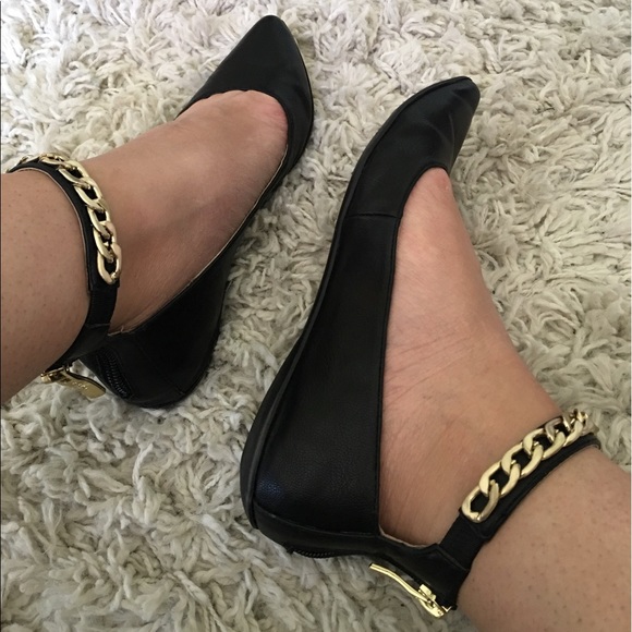 BCBGeneration Shoes | Gold Chain Ankle Strap Black Flats | Poshmark