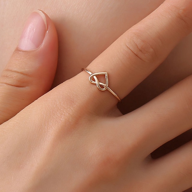 Roman numeral chain peach heart ring personality wild heart shaped