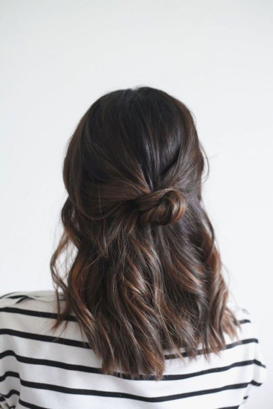 Picture Of effortlessly chic vacation hairstyles to recreate 4