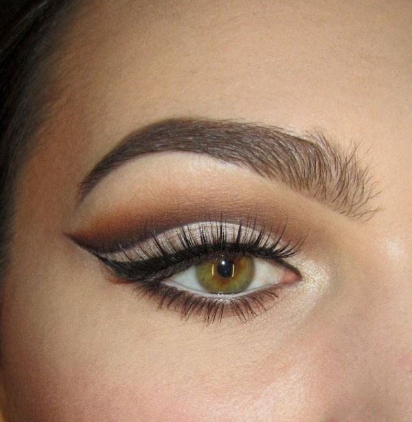 Classic DIY Cut Crease Makeup For A Christmas Party - Styleoholic
