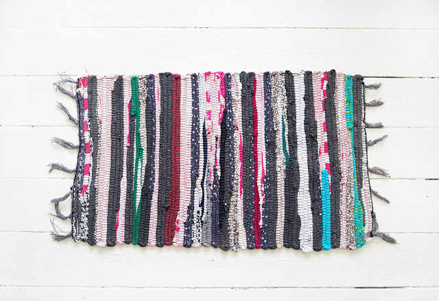 Picture Of colorful diy striped rag rug bag 2