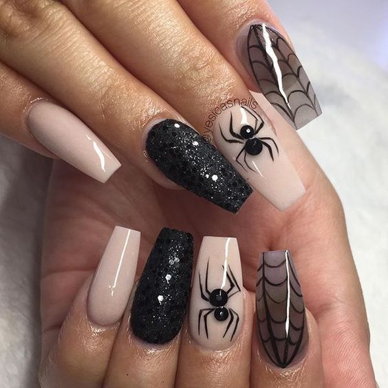 25+ Halloween nail art designs - Cool Halloween nails for 2018