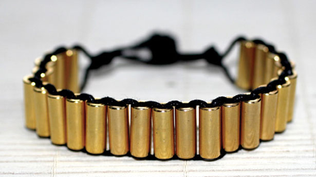 Howdini.com - Criss cross bead bracelet