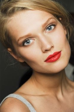 daytime makeup-need to try coral lipstick | Hair/Makeup/Beauty Ideas