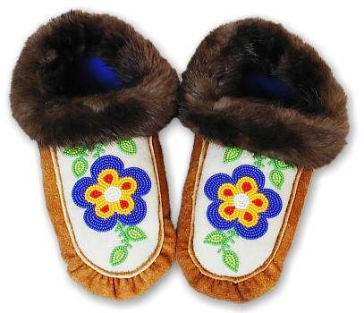 How to make moccasins with beads and fur. This is a great tutorial
