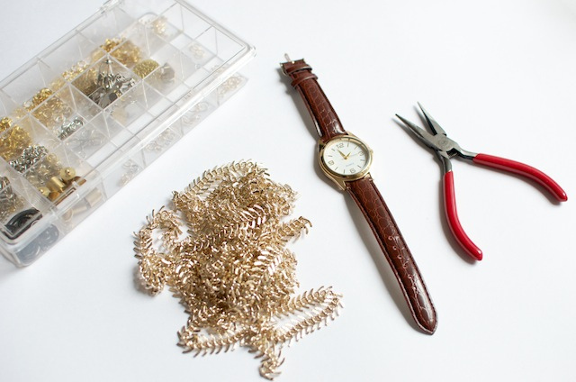 DIY Chain Strap Watch | A Pair & A Spare