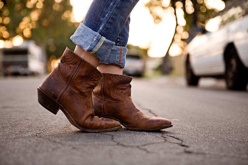 cut off cowboy boots. | SHE'S GOT STYLE. | Boots, Shoes, Short