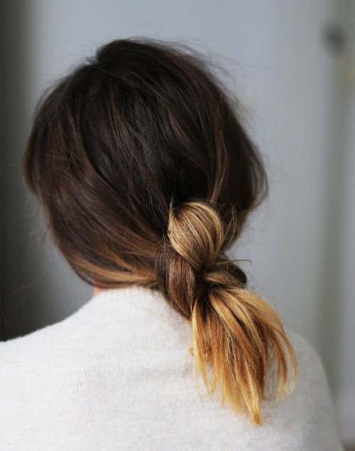 Casual Yet Refined DIY Hair Knot To Make In 5 Minutes - Styleoholic