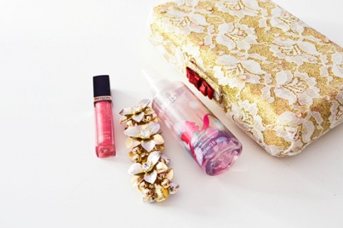 7 Amazing DIY Lace Clutches To Make Yourself - Styleoholic