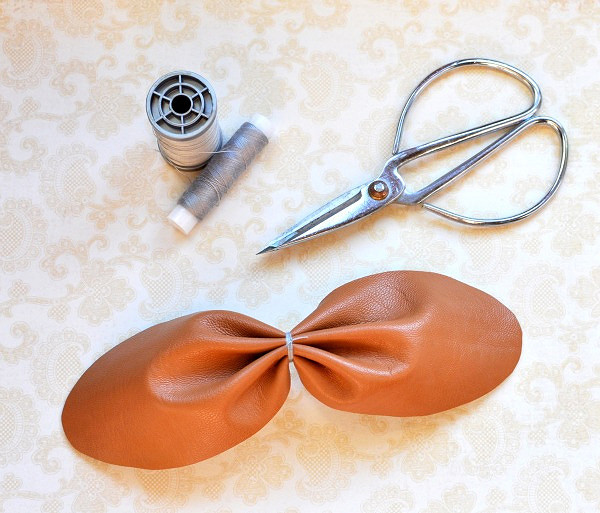 DIY Leather Bow Bracelet | Clemence | Flickr