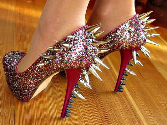 D.I.Y. Sexy Spikey Pumps (High Heels): 5 Steps (with Pictures)