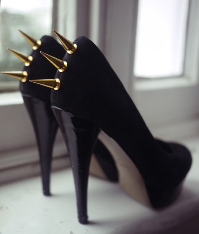 Make your own DIY spiked heels