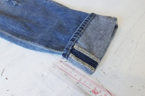Pretty And Easy DIY Turn-Up Jeans - Styleoholic