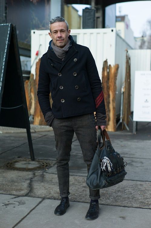 Men's fall/winter street style. Navy double breasted coat with