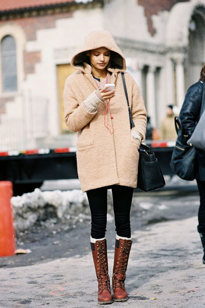 vanessa jackman, blogger, duffle coat, beige, brown leather boots