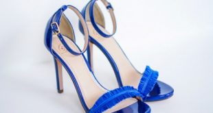 DIY Electric Blue Feather Strap Heels - Styleoholic