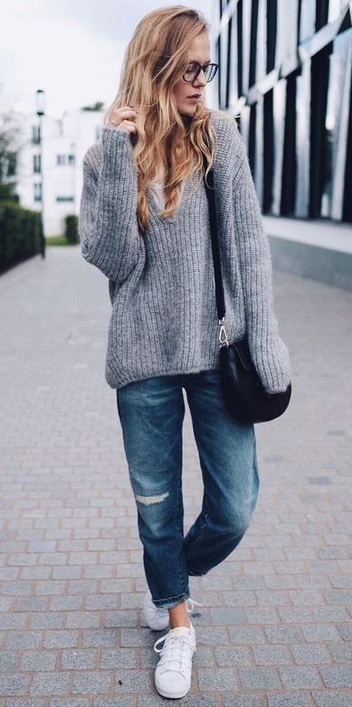 what to wear with a sweater : boyfriend jeans + bag + sneakers | to