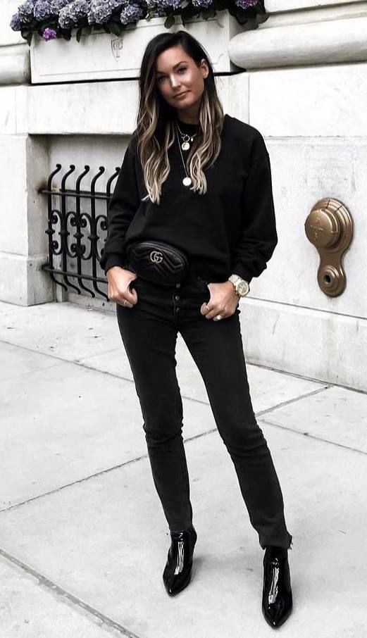 black outfit inspiration | sweatshirt + waist bag + skinny jeans +
