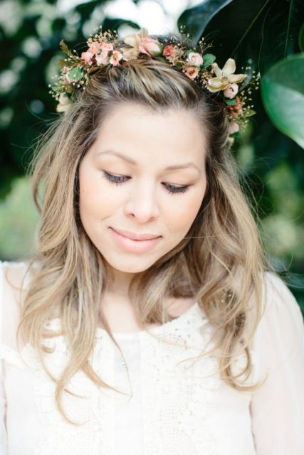 25 Stunning Spring Flower Crown Ideas For Brides - Weddingomania