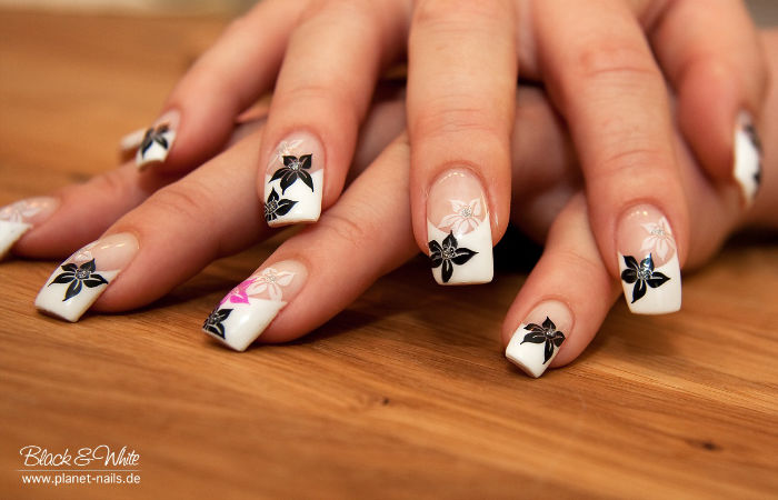 10+ Floral Nail Art Ideas to Make Your Hands More Charming and Sensual