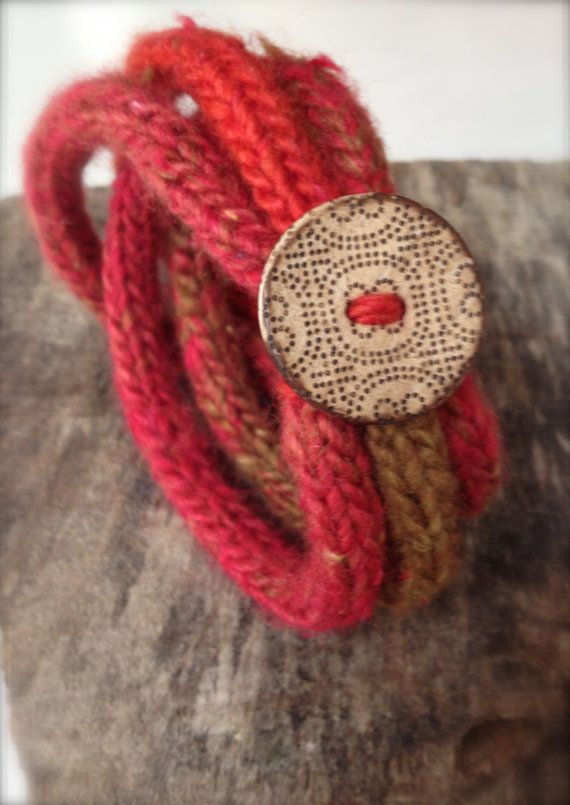 French Knitted Bracelet with Coconut Button | French knitter