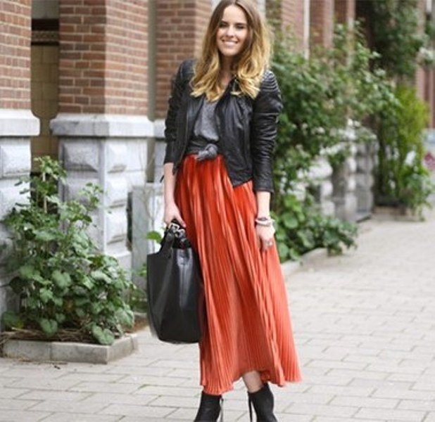 Picture Of fabulous ways to wear full and sassy maxi skirts this fall 10