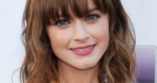35 Best Hairstyles With Bangs - Photos of Celebrity Haircuts With Bangs
