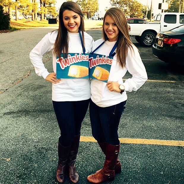 DIY easy and cute twin day outfit or Halloween costume! #Twinkies