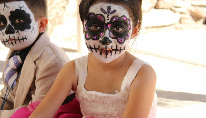 Halloween Makeup For Girls: 10 Kits & Ideas For the Perfect Look