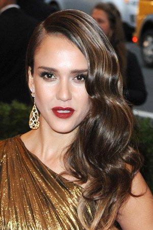 How to Create Old Hollywood Waves Like Jessica Alba and Jessica