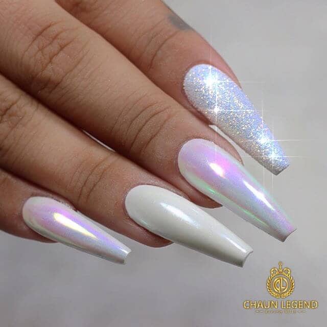50 Gorgeous Holographic Nails That Are Simply Stunning