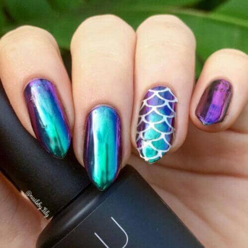 50 Gorgeous Holographic Nails That Are Simply Stunning