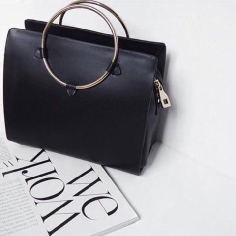 ✨ Zara Metal Ring Circle Hoop Handle Mini City bag (brand IN - Depop