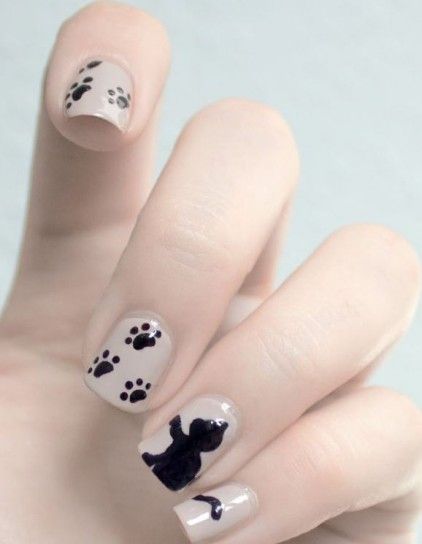 ♥ kitty cat paw prints and kitten design with soft pink polish