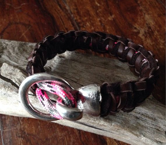 Fun climbing rope and leather macrame bracelet with pink camo para