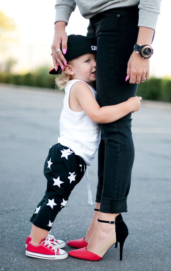 24 Cutest Little Girls' Summer Outfits With Sneakers - Styleoholic