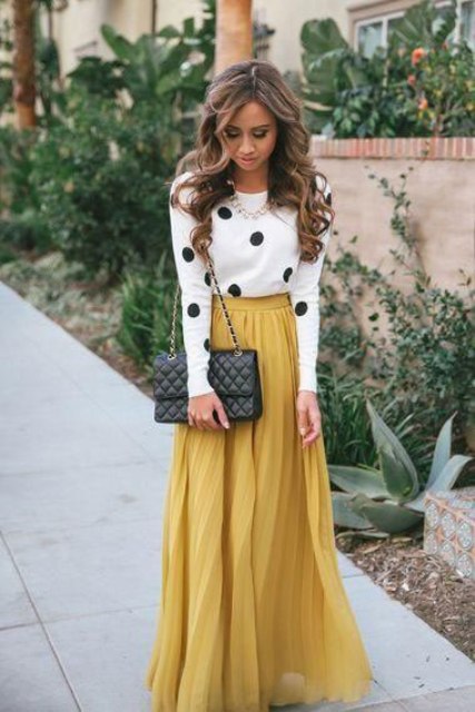 Picture Of stylish and comfy winter maxi skirt outfits 4