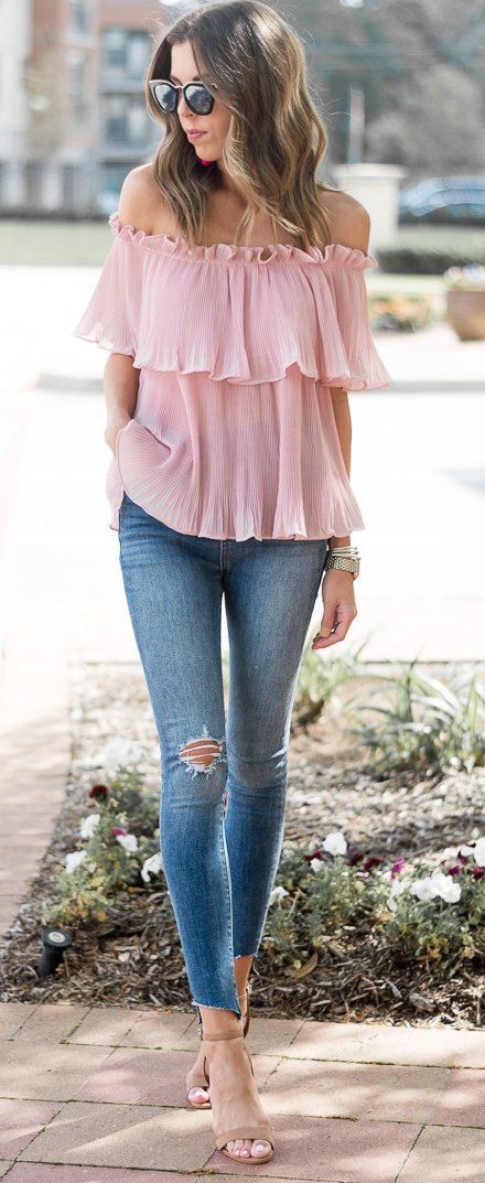 spring #outfits Pink Off Shoulder Blouse & Ripped Skinny Jeans