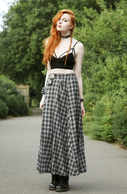 18 Outfits With Checked Maxi Skirts - Styleoholic