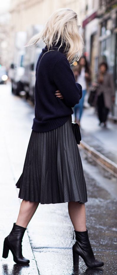 Midi skirts for a chic fall travel look / the love assembly